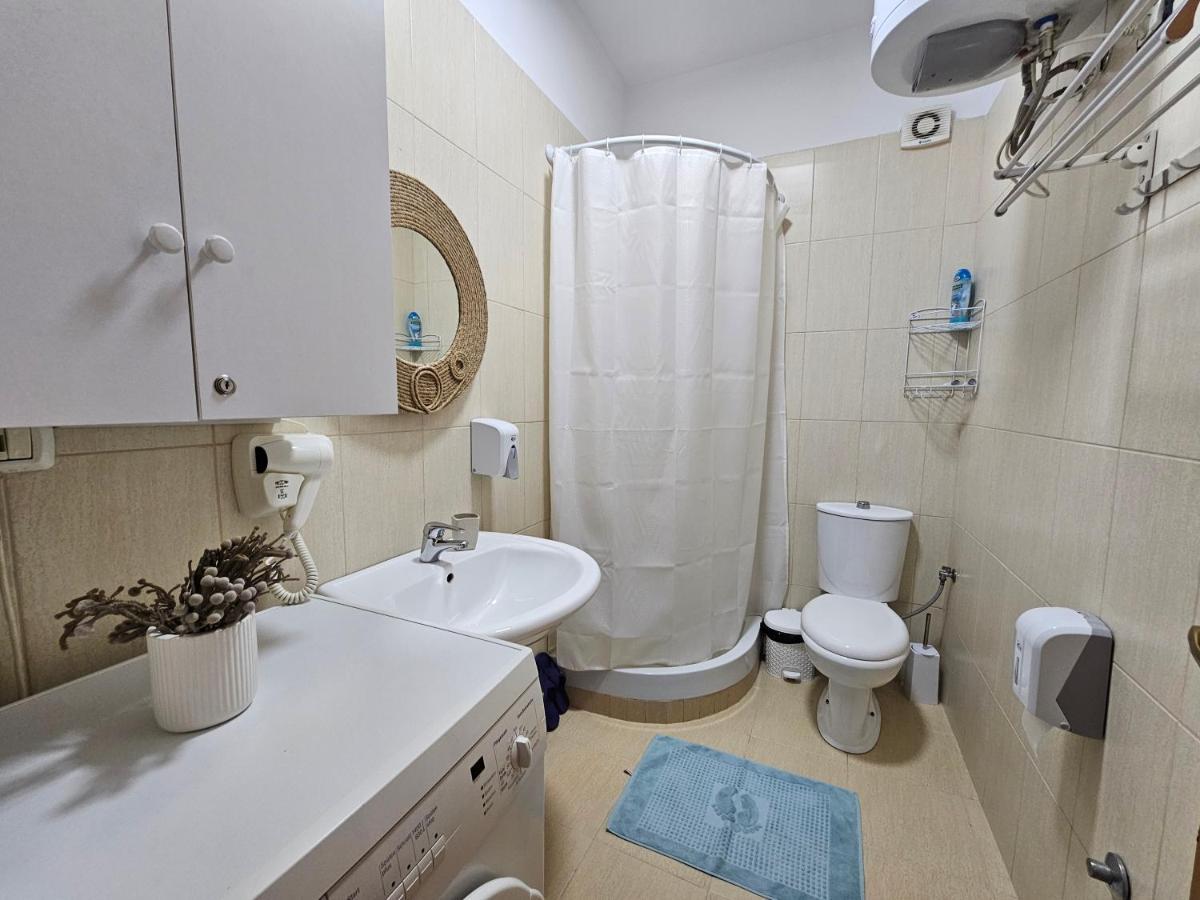 Vibe Studio Apartment Tiranë Ngoại thất bức ảnh