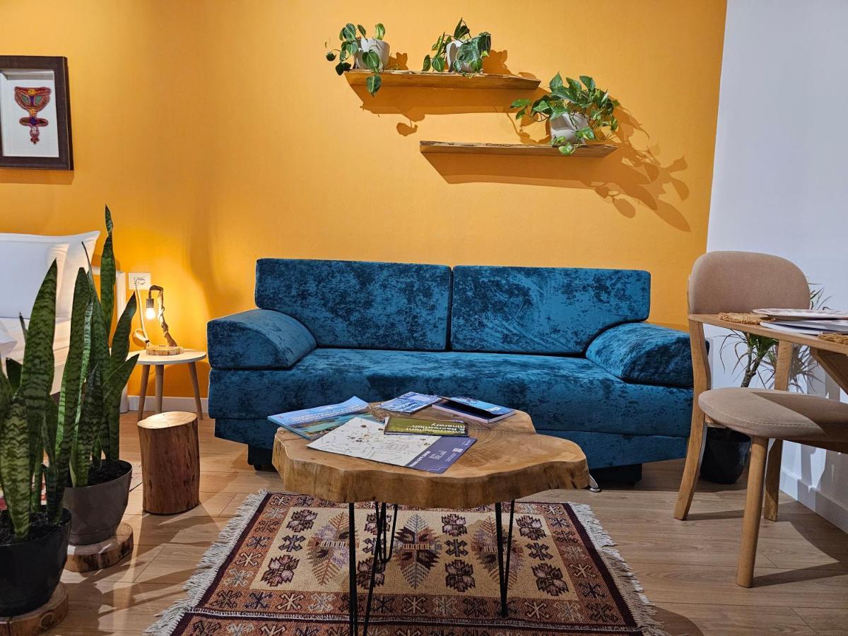 Vibe Studio Apartment Tiranë Ngoại thất bức ảnh